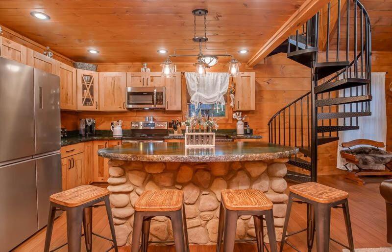 The Buckhorn By Stony Brook Cabins Gatlinburg Exterior photo
